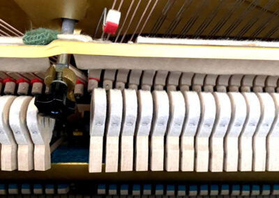 yamaha u3h hamerkoppen snaren